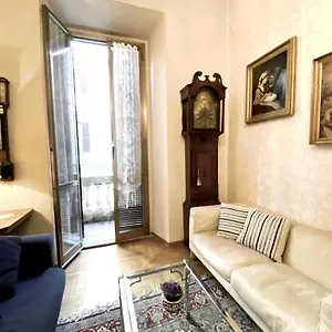  Apartment Traditional Style In The Center
