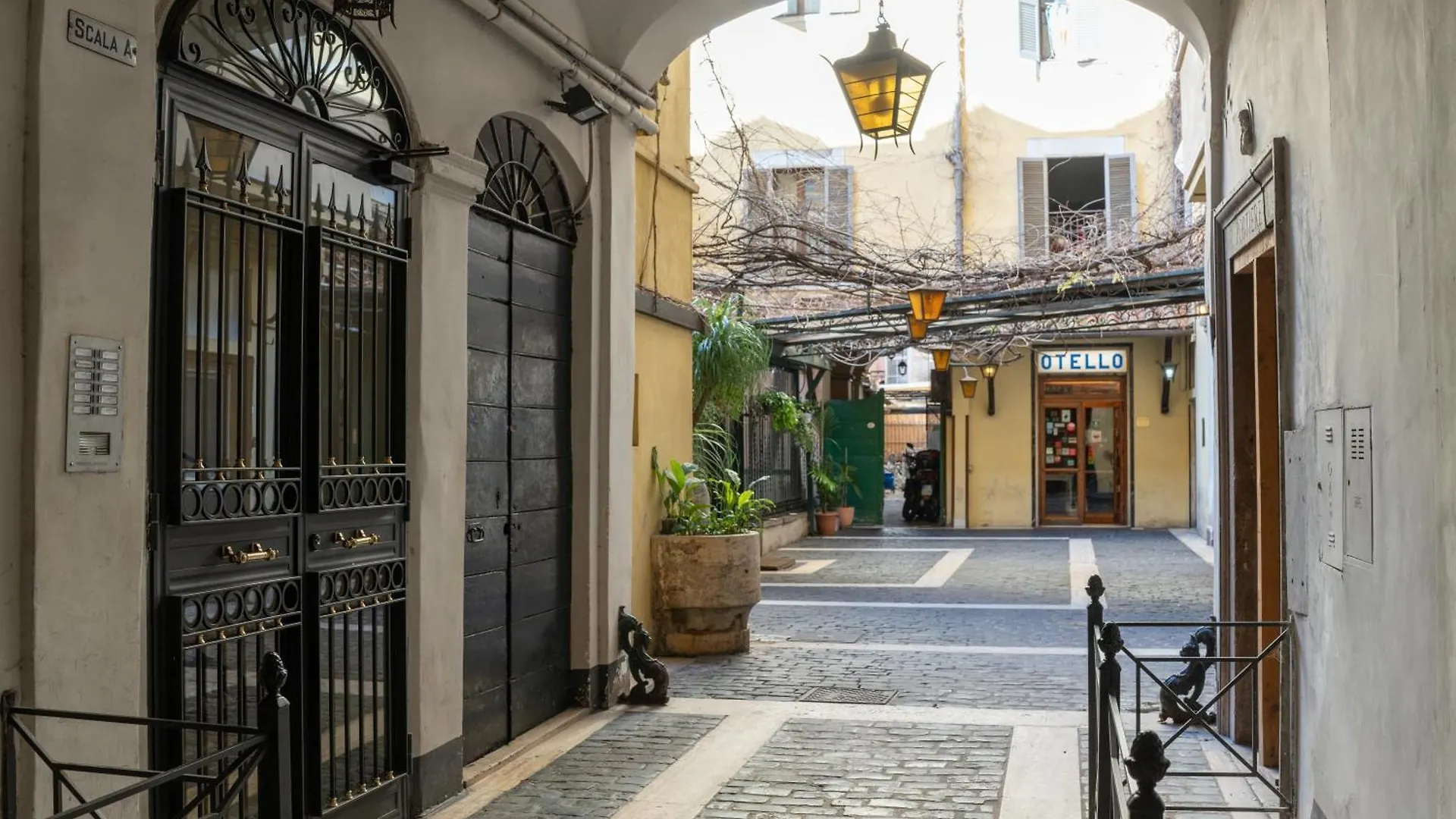 Pgrhome Croce Rome 0*,  Italië